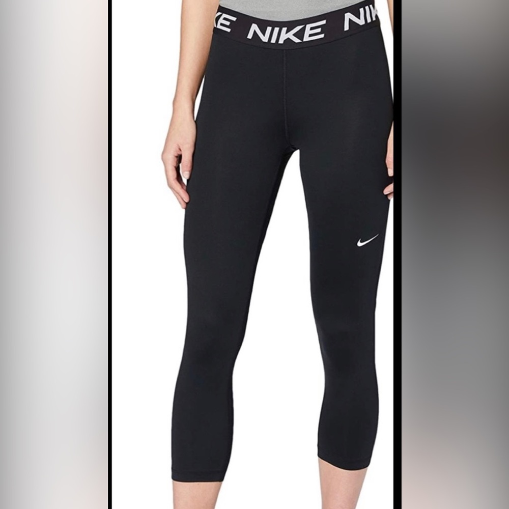 Nike Victory Training Capri Leggings